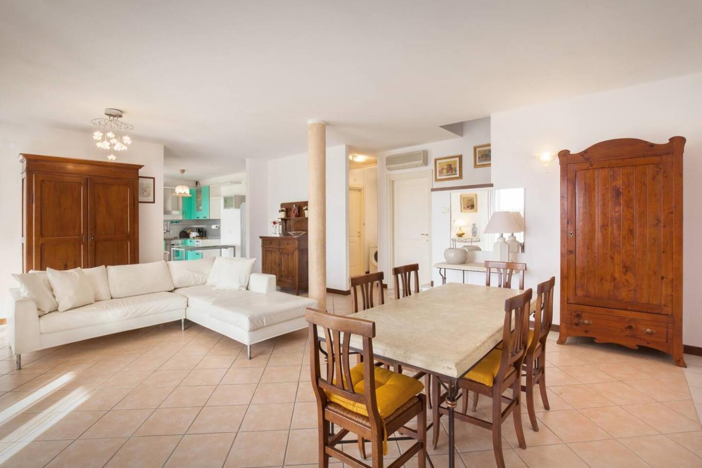 Regina Gardesana Villa Bagian luar foto