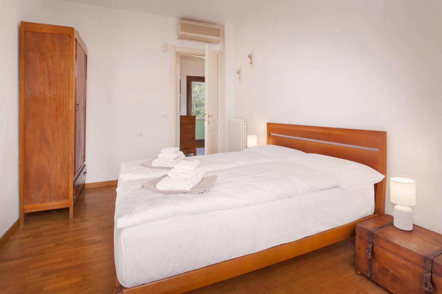 Regina Gardesana Villa Bagian luar foto