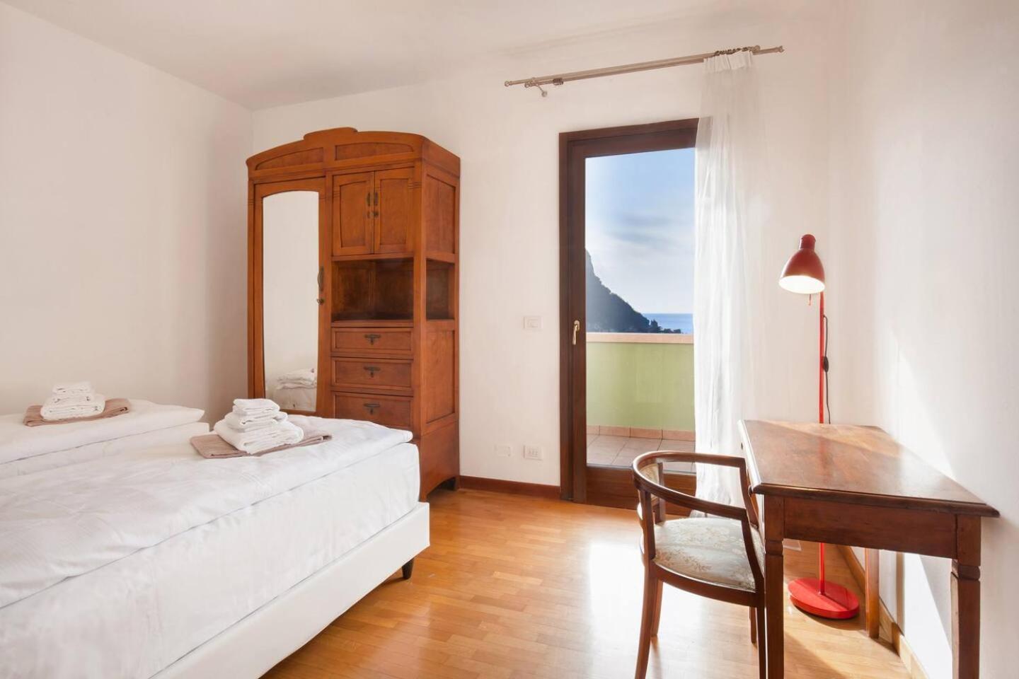 Regina Gardesana Villa Bagian luar foto