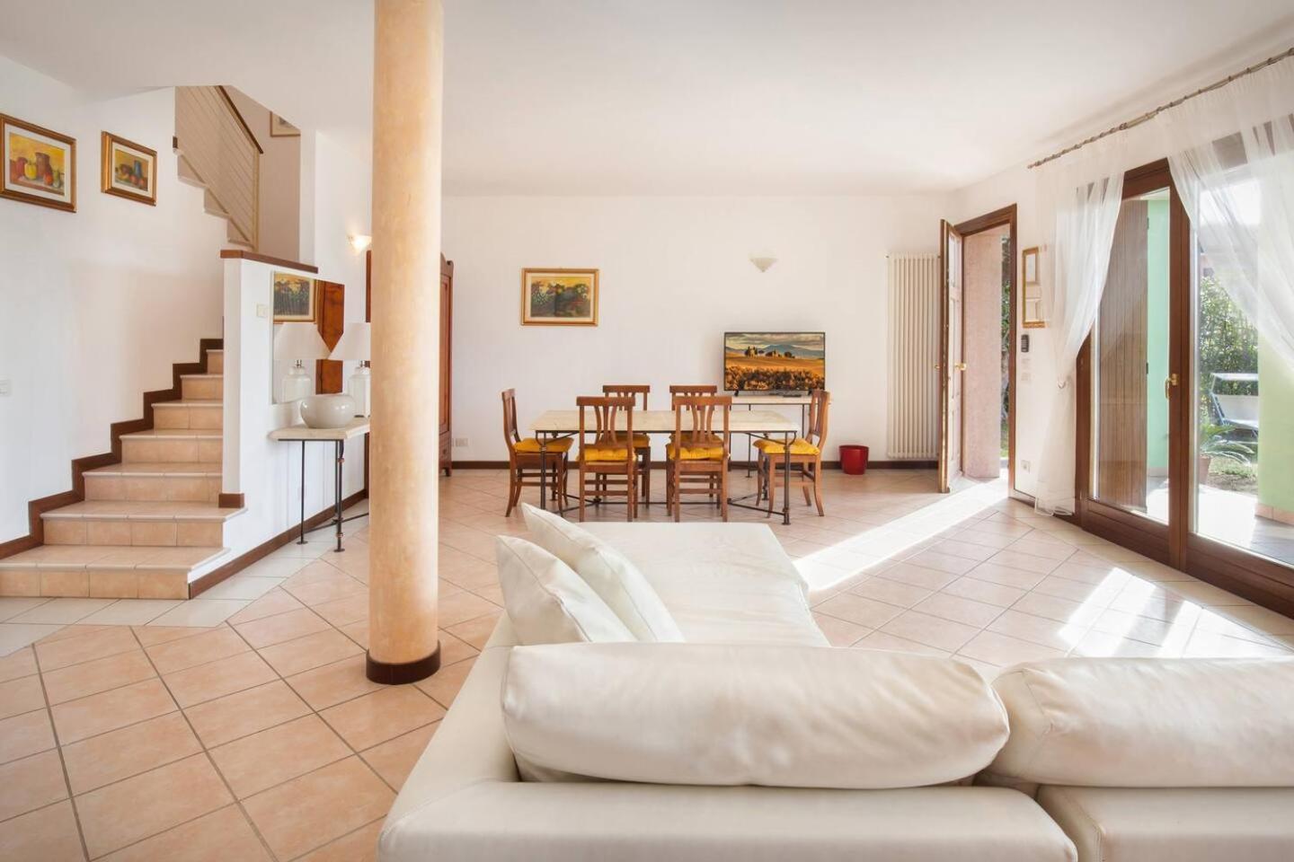 Regina Gardesana Villa Bagian luar foto
