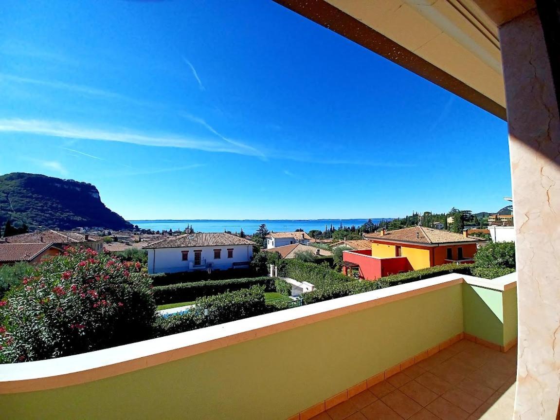 Regina Gardesana Villa Bagian luar foto