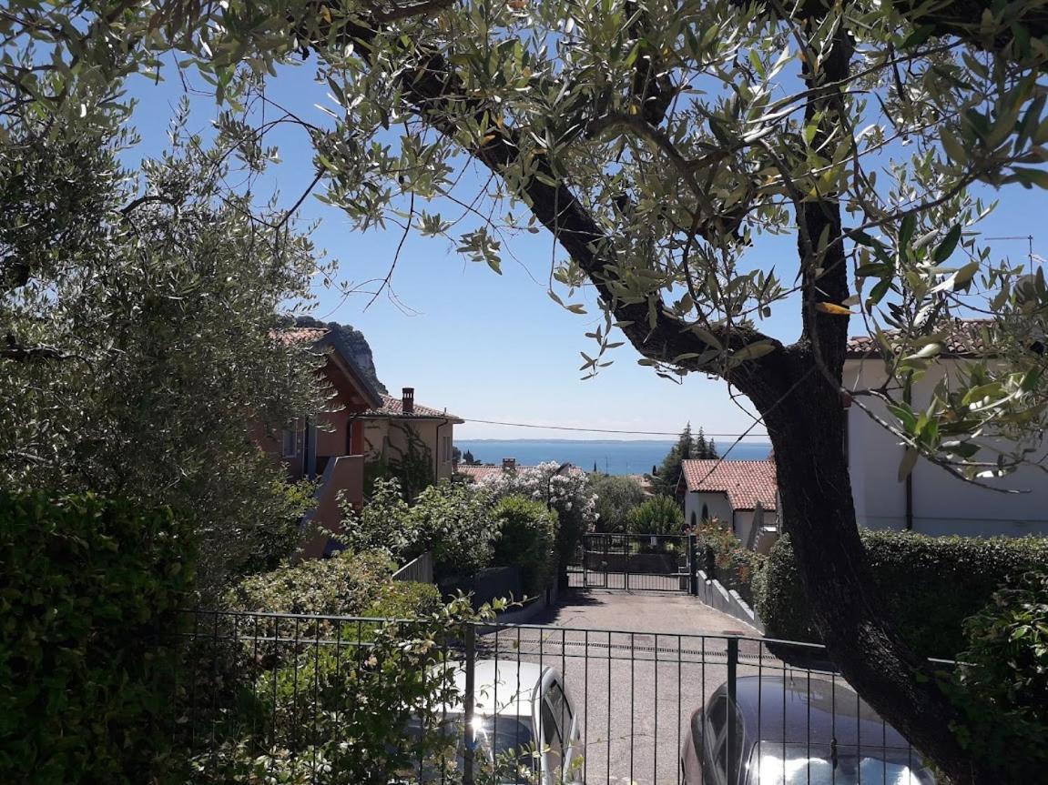 Regina Gardesana Villa Bagian luar foto