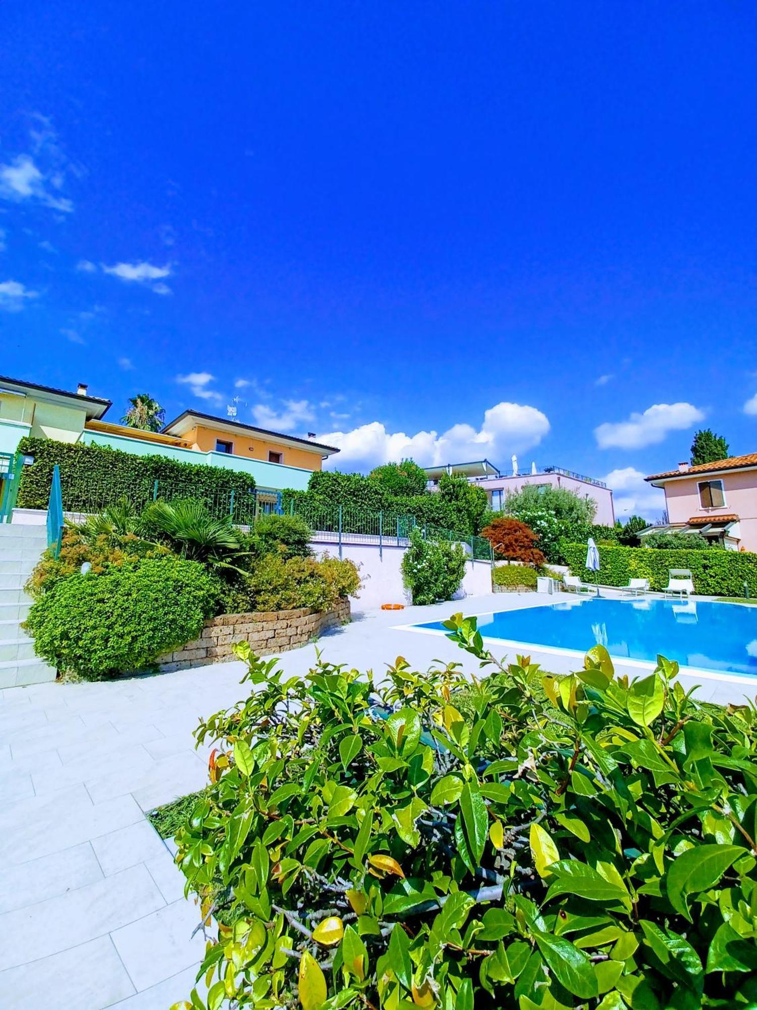 Regina Gardesana Villa Bagian luar foto