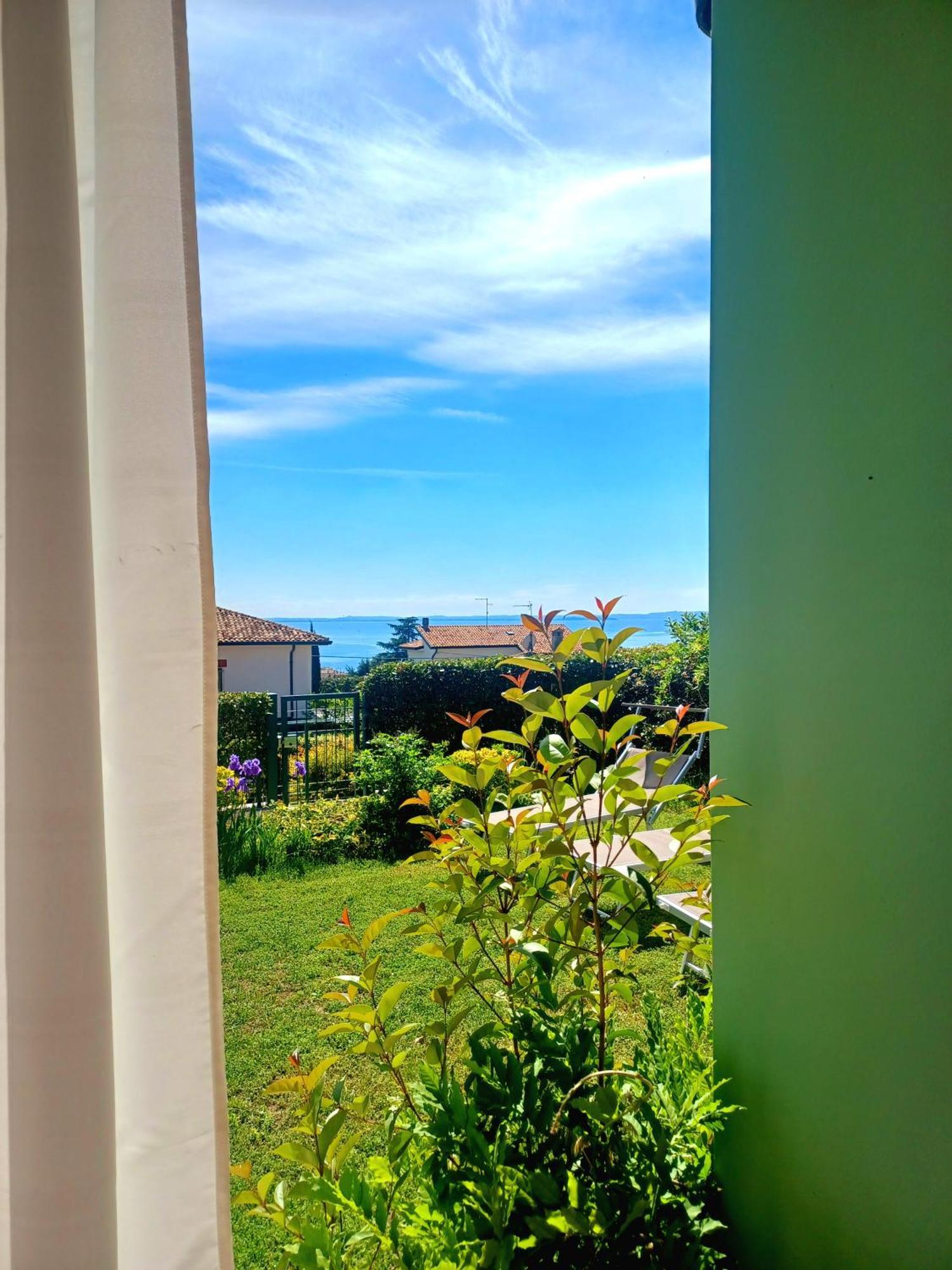 Regina Gardesana Villa Bagian luar foto