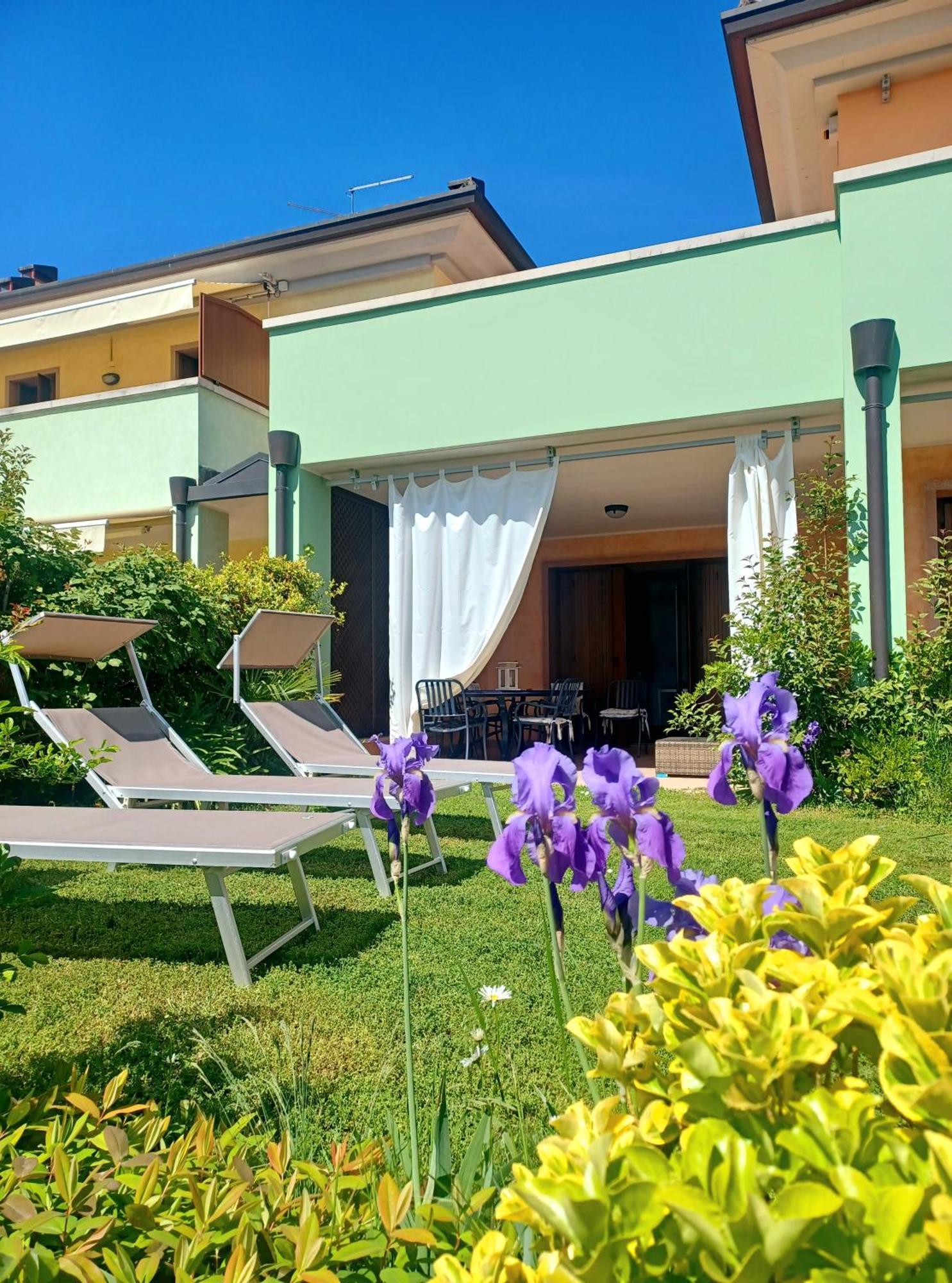 Regina Gardesana Villa Bagian luar foto