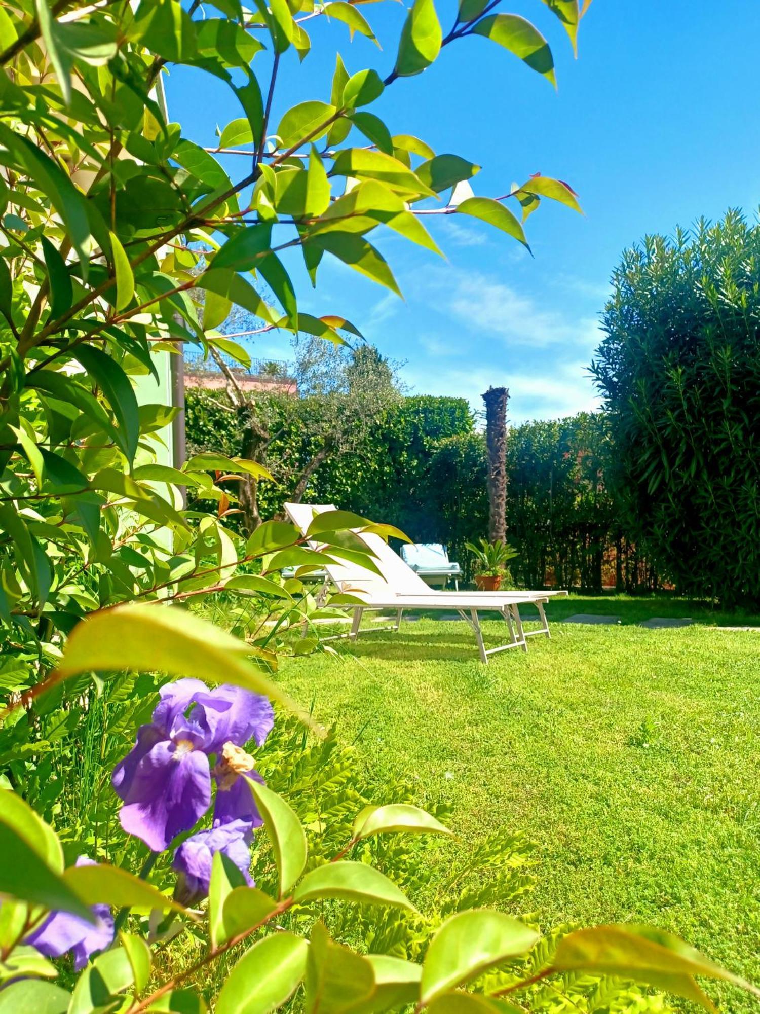 Regina Gardesana Villa Bagian luar foto